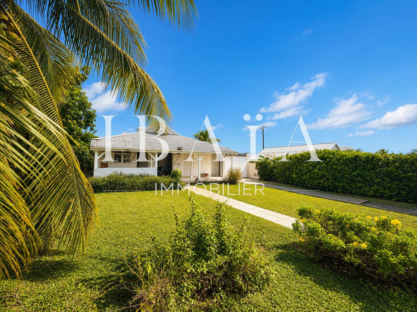 BAIE-MAHAULT - VILLA 3 CHAMBRES AVEC PISCINE