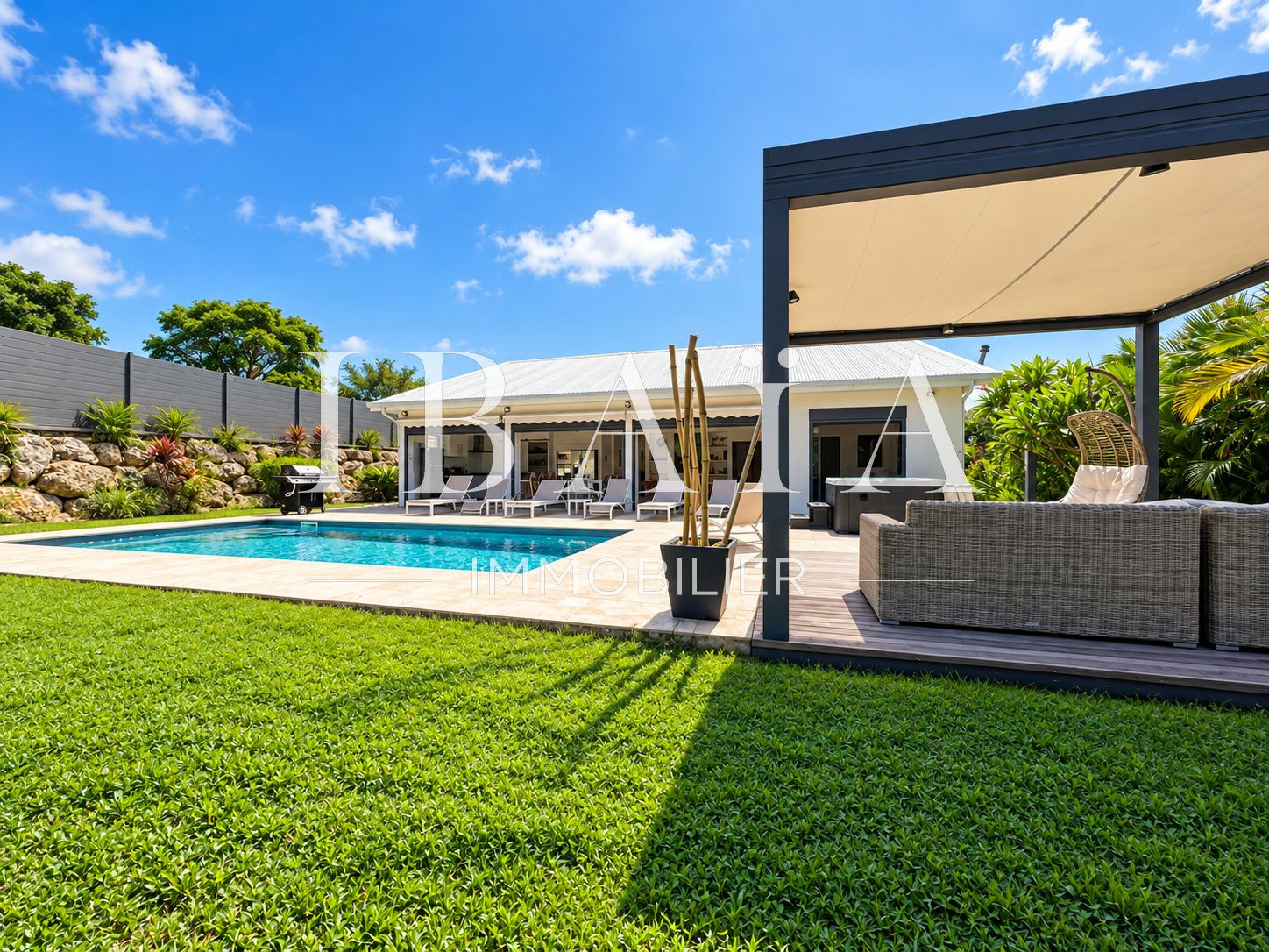 EXCLUSIVITÉ - POINTE DES CHÂTEAUX - VILLA 4 CHAMBRES AVEC PI