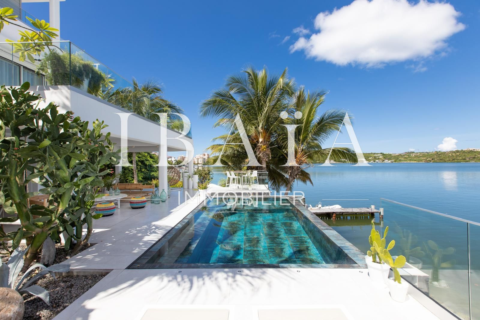 SINT-MAARTEN - VILLA D'EXCEPTION AU BORD DE L'EAU